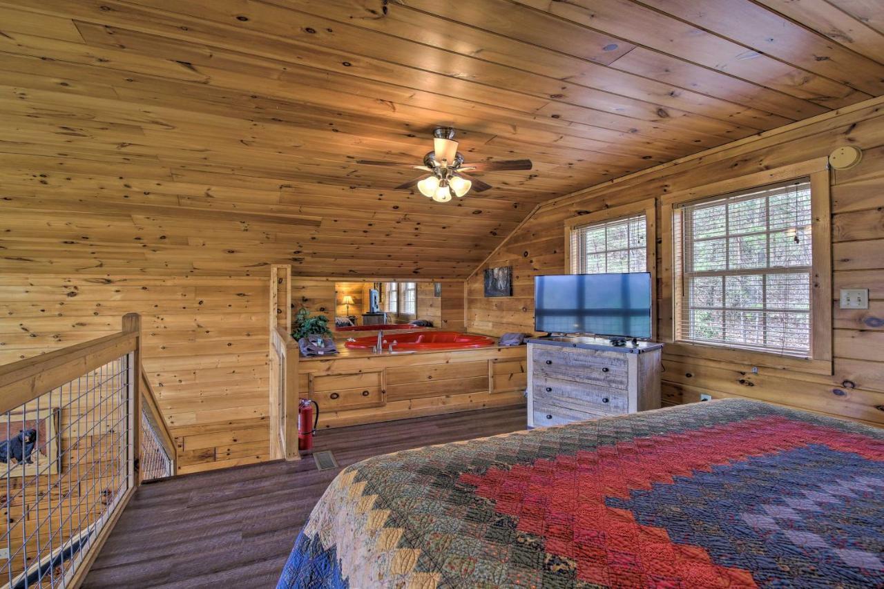 Gatlinburg Cabin With Pool Table And Hot Tub! 外观 照片