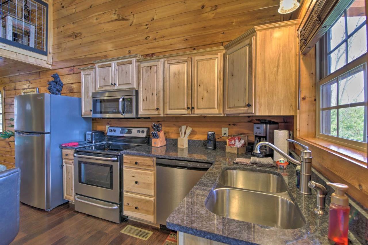Gatlinburg Cabin With Pool Table And Hot Tub! 外观 照片